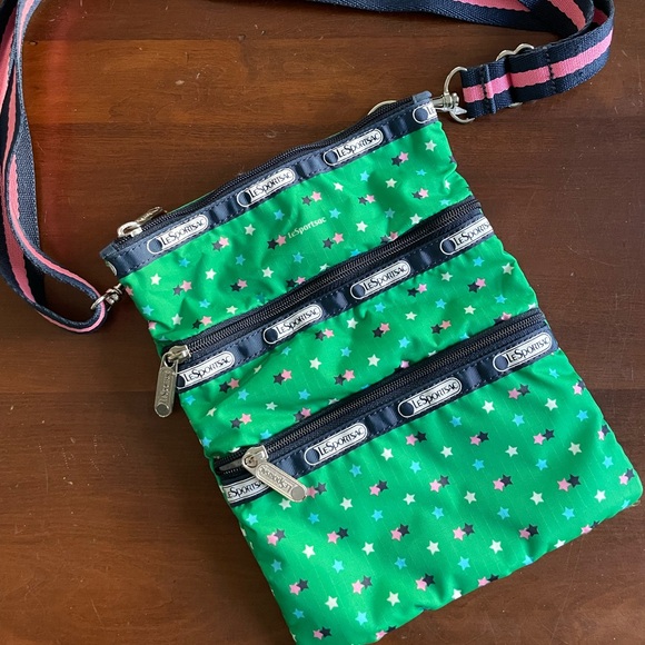 Le Sportsac 3 zip crossbody bag *AUTHENTIC* - Picture 1 of 4